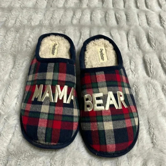 💚 Mama Bear Slippers - Picture 1 of 3